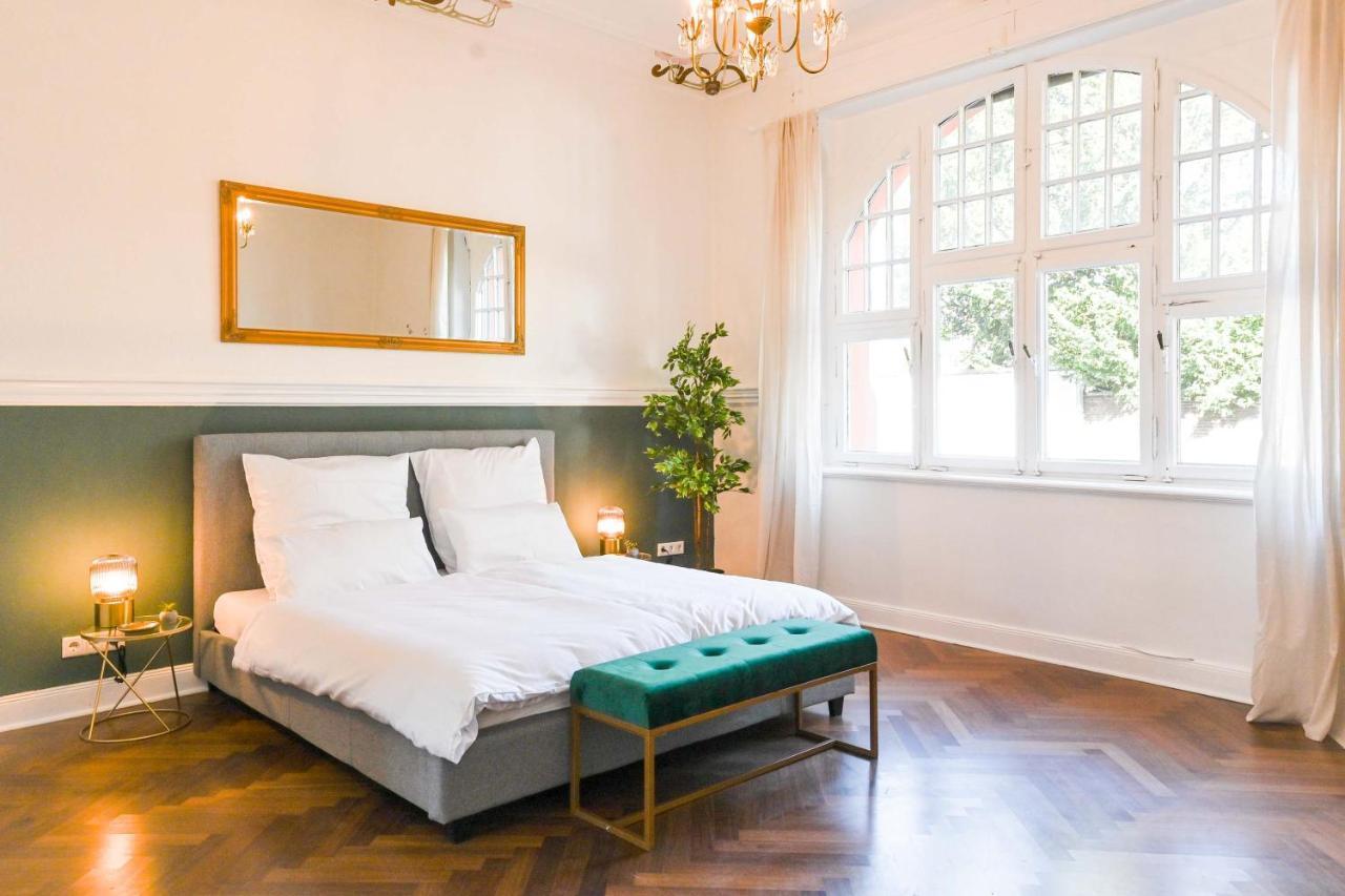 120Qm Denkmal Apartment In Krefeld Mit Stuck Und Garten - Beuys Apartments - Крефельд Экстерьер фото