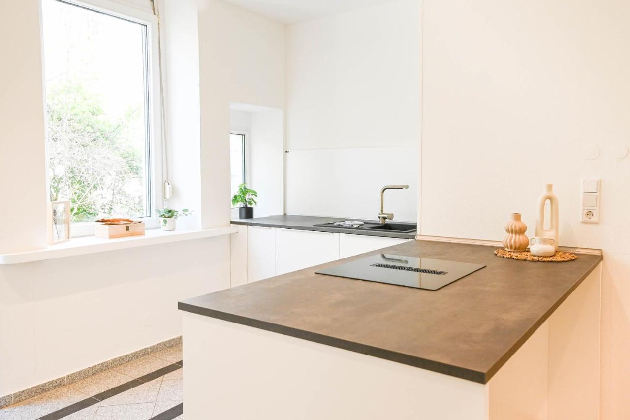 120Qm Denkmal Apartment In Krefeld Mit Stuck Und Garten - Beuys Apartments - Крефельд Экстерьер фото